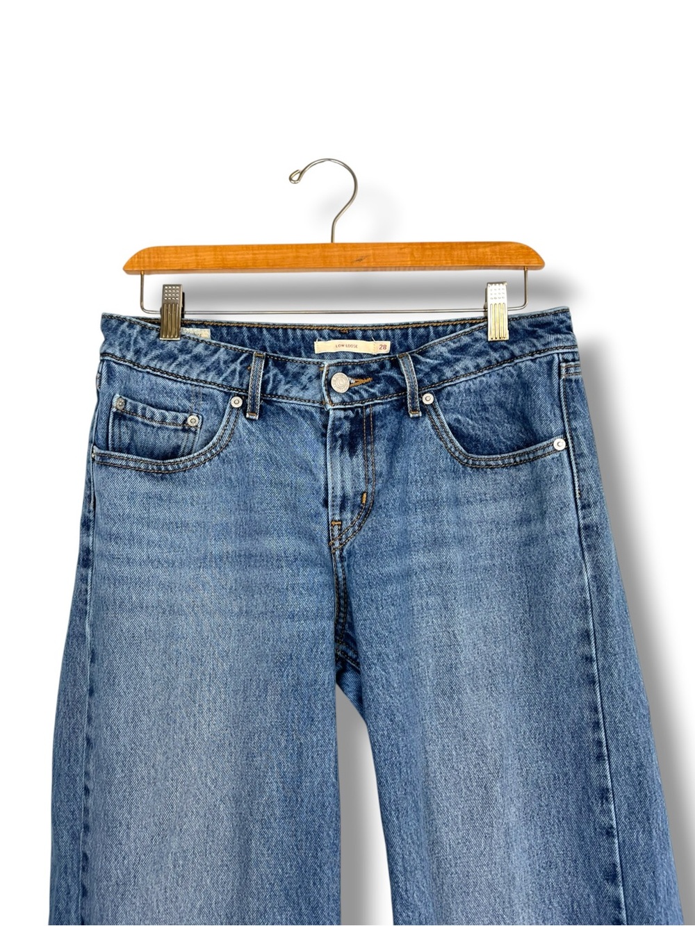 Levi’s Low Loose Jeans Women’s 28x32 Medium Wash Low Rise Baggy Wide Leg - Picture 5 of 11